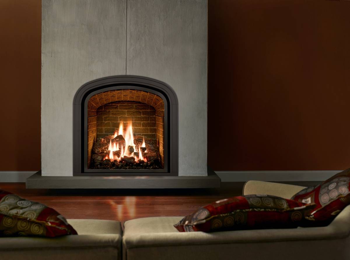 Modern room with Mendota Greenbriar gas fireplace ablaze.