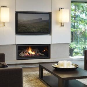 The Regency Ultimate linear fireplace U900E is the smaller of the duo, while still offering the same ideal blend of modern design and a classic flame.